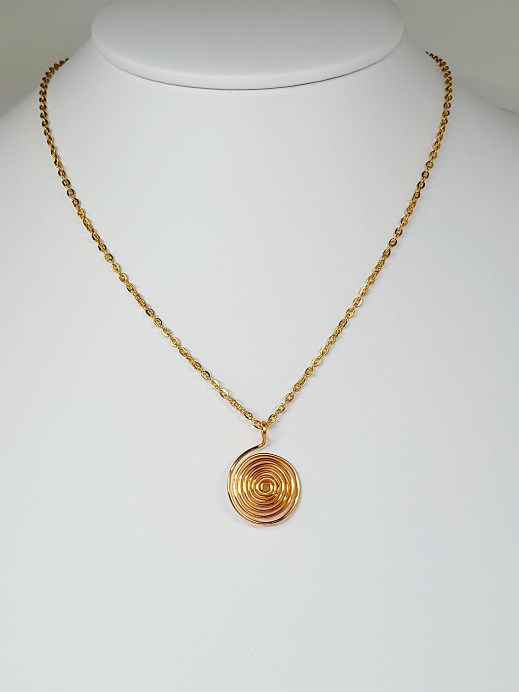 Elegant Handmade Gold Spiral Pendant Necklace, Lightweight & Gift‑Ready