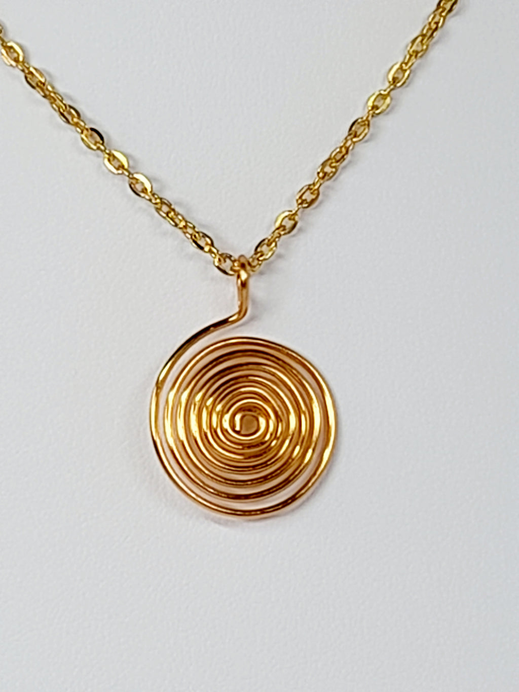 Elegant Handmade Gold Spiral Pendant Necklace, Lightweight & Gift‑Ready