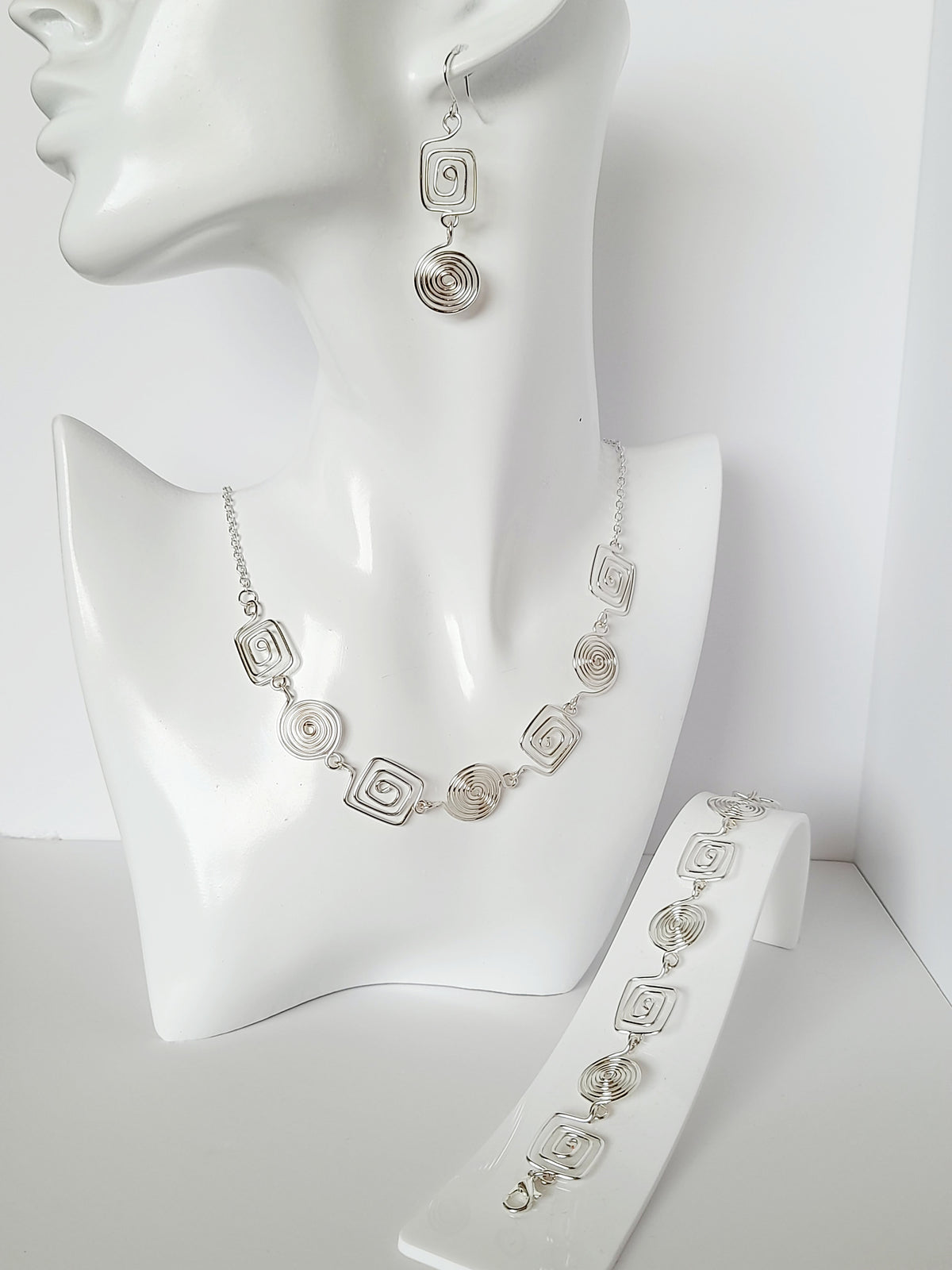 Handcrafted 3-Piece Spiral Jewellery Set (Choice of 4 Wire Finishes)
