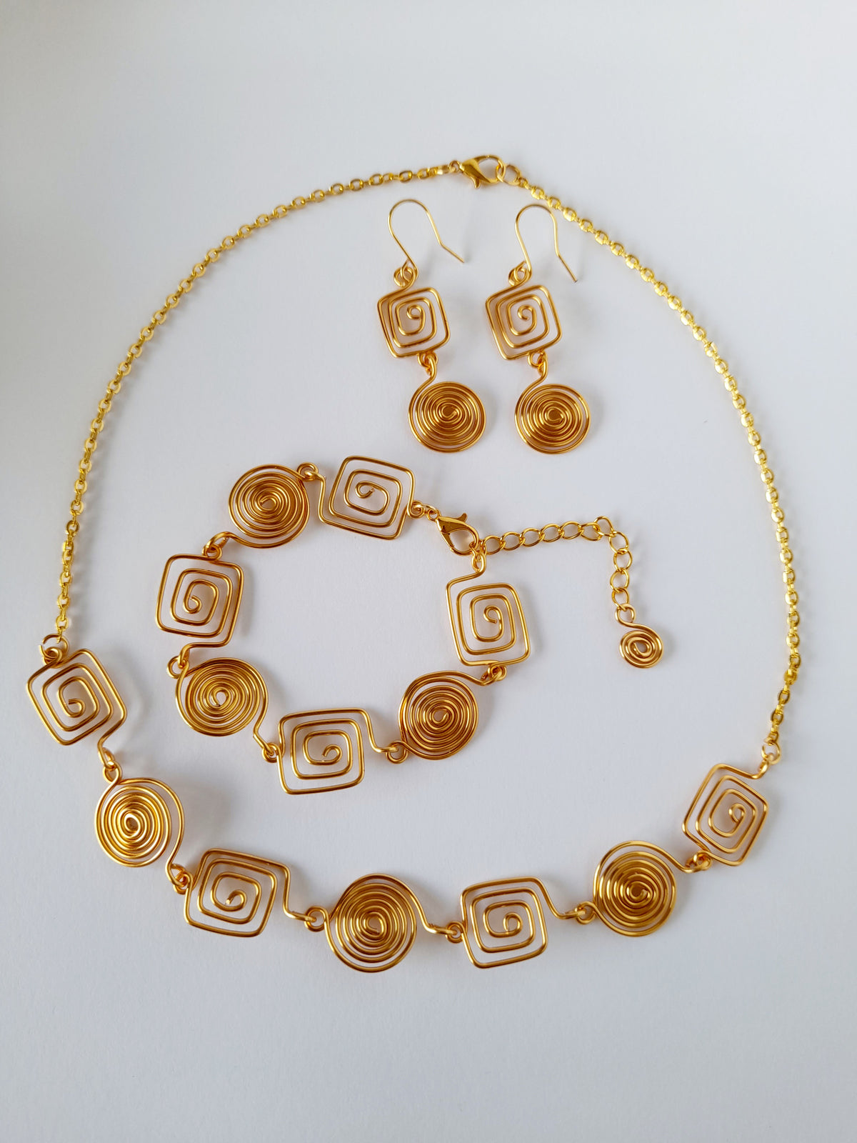 Handcrafted 3-Piece Spiral Jewellery Set (Choice of 4 Wire Finishes)